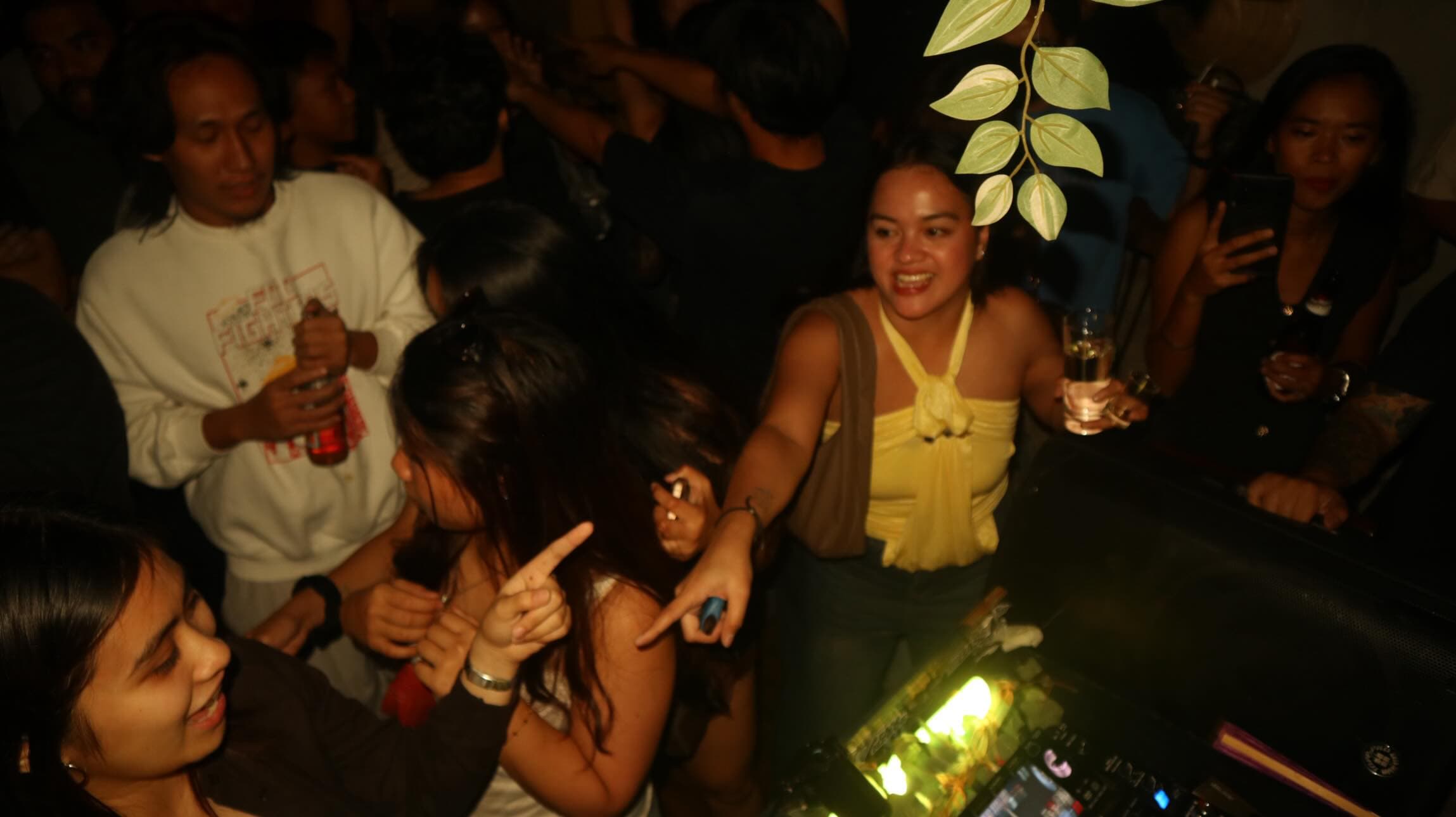 The floor at Piyestahan: Pre-Mayo Uno, Xin Chào · Poblacion, Makati